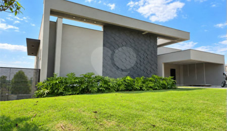 Casa à venda com 3 suítes no condomínio Village Ipanema I, Araçoiaba da Serra - SP