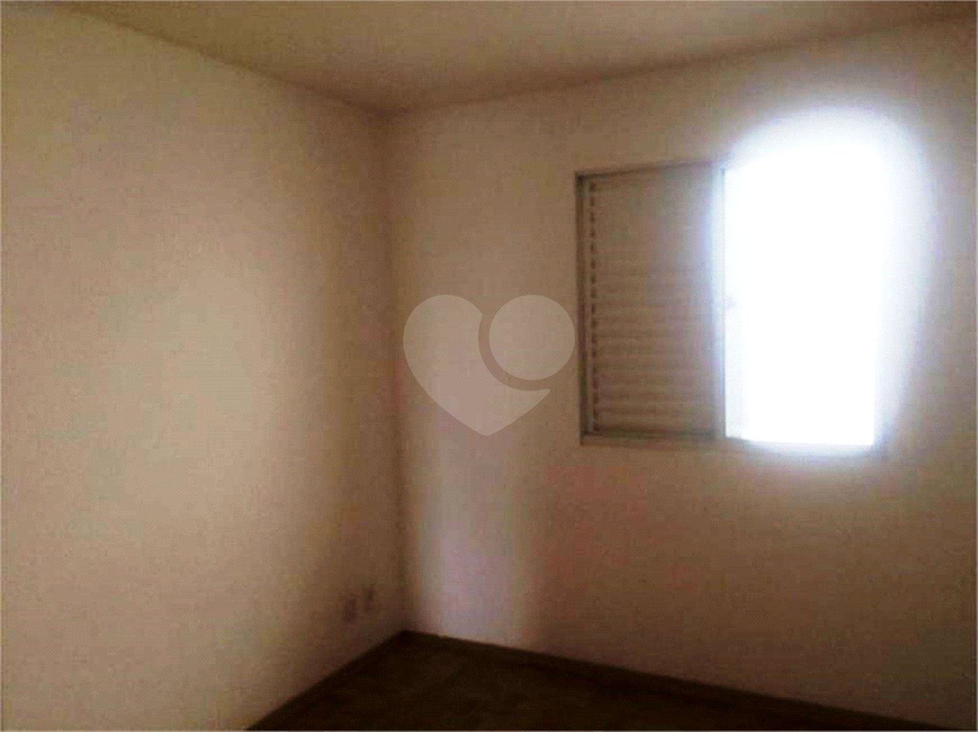 Casa à venda com 3 quartos, sendo 1 suíte, no condomínio Vila das Macieiras, São Paulo - SP