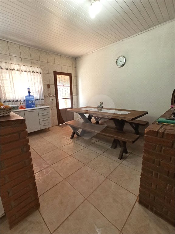 Chácara à venda com 3 quartos, sendo 1 suíte, em Vale das Flores (canguera), São Roque, SP