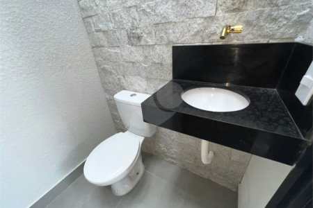 Casa à venda com 3 quartos, sendo 1 suíte, no condomínio Horto Florestal Villagio, Sorocaba - SP