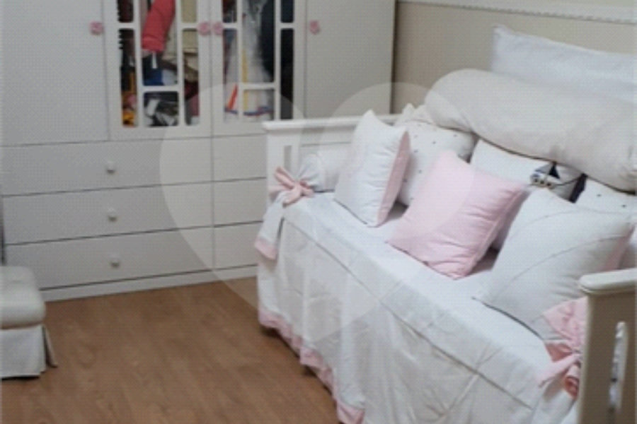 Casa à venda com 3 quartos, sendo 1 suíte, no condomínio Res Azaléias, São Paulo - SP