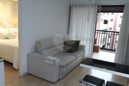 Apartamento à Venda na Bela Vista com 40 m2 de 1 Suíte em Andar Alto