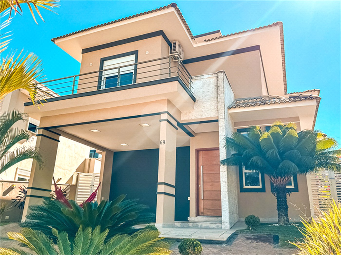 Sobrado à venda em Itupeva – 421,80 m² de terreno – 254,28 m² de área construída – 3 dormitórios – 4 banheiros – 4 vagas de garagem