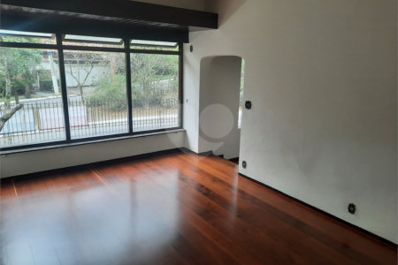 Casa Térrea à venda com 3 quartos, sendo 2 suítes,  em Jardim Marajoara, São Paulo, SP