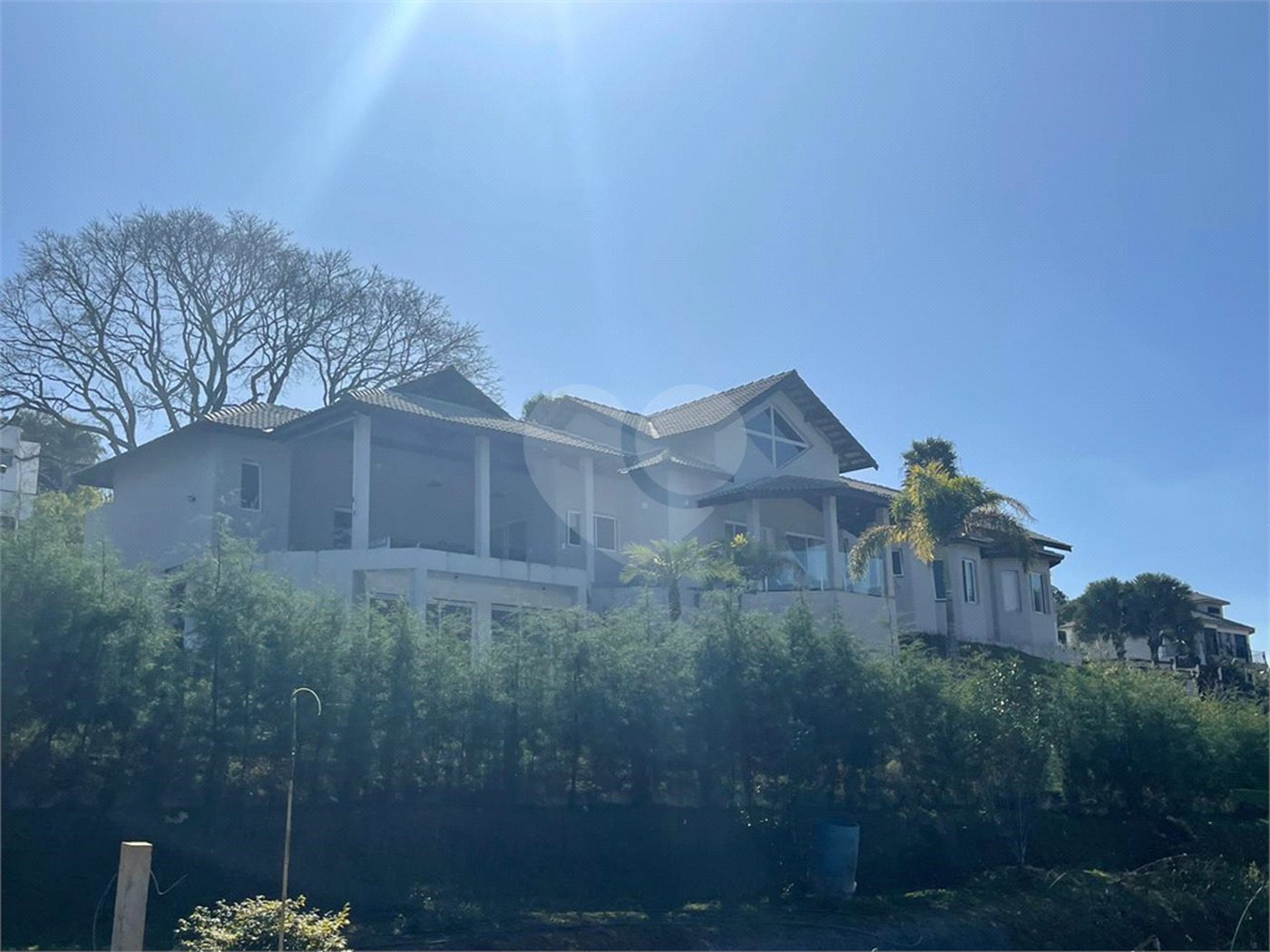 Casa à venda com 4 suítes no condomínio Jardim das Palmeiras, Bragança Paulista - SP