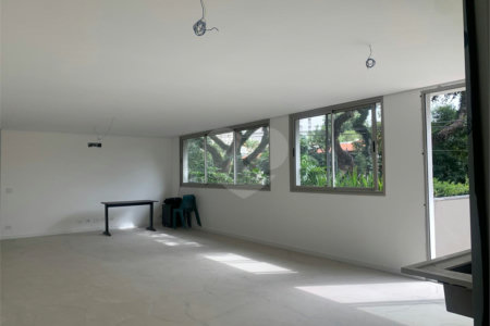 Apartamento à venda com 2 suítes em Vila Madalena, São Paulo, SP