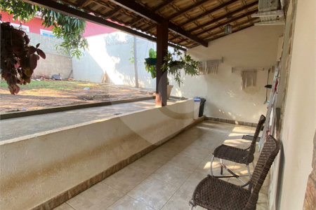 Casa em condomínio à venda com 4 quartos, sendo 1 suíte, em Baleia, São Pedro da Aldeia, RJ