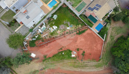 Terreno à venda no condomínio Figueira Garden, Atibaia - SP