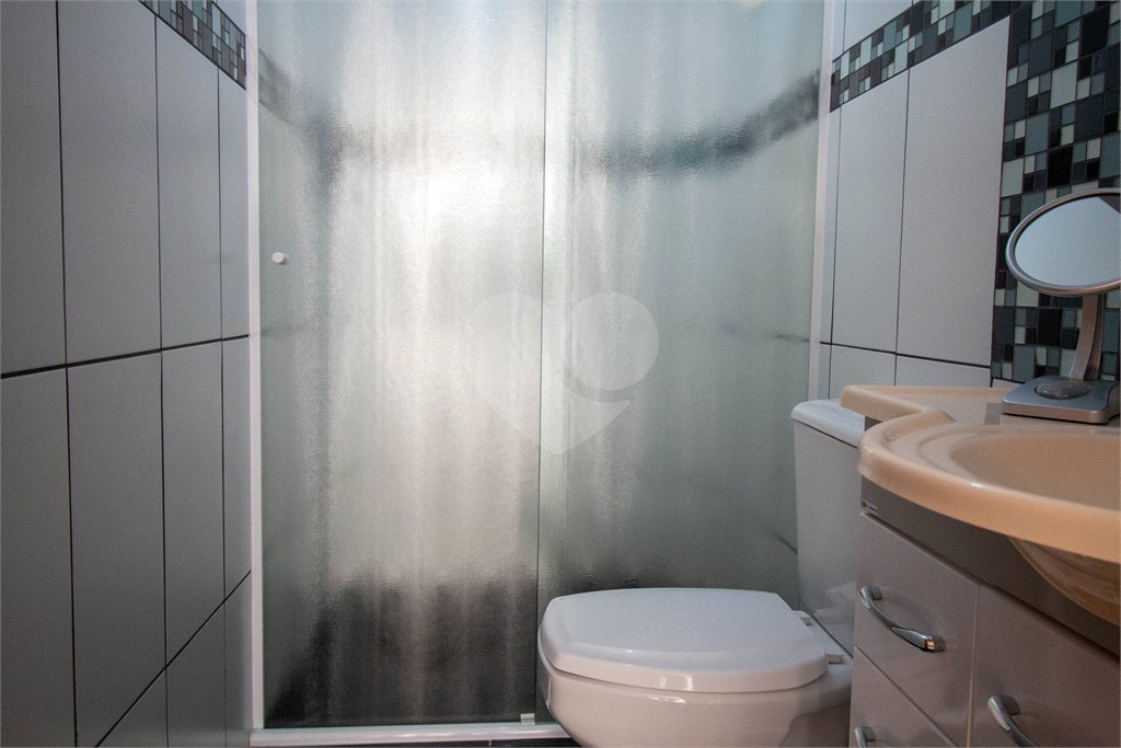 Sobrado à venda com 4 quartos, sendo 1 suíte,  em Vila Aguiar, São Roque, SP