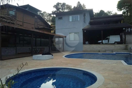 Chácara à venda com 3 quartos, sendo 2 suítes, em Santa Cândida, Vinhedo, SP