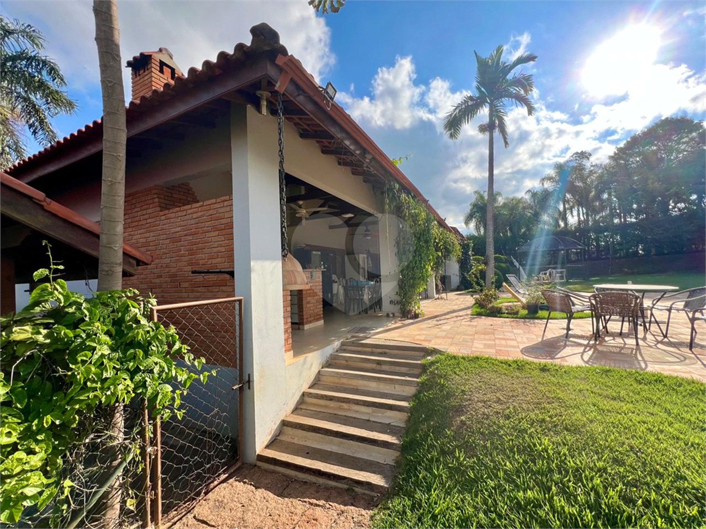 Casa à venda ou para alugar com 5 quartos, sendo 4 suítes, no condomínio Moradas São Luiz, Salto - SP