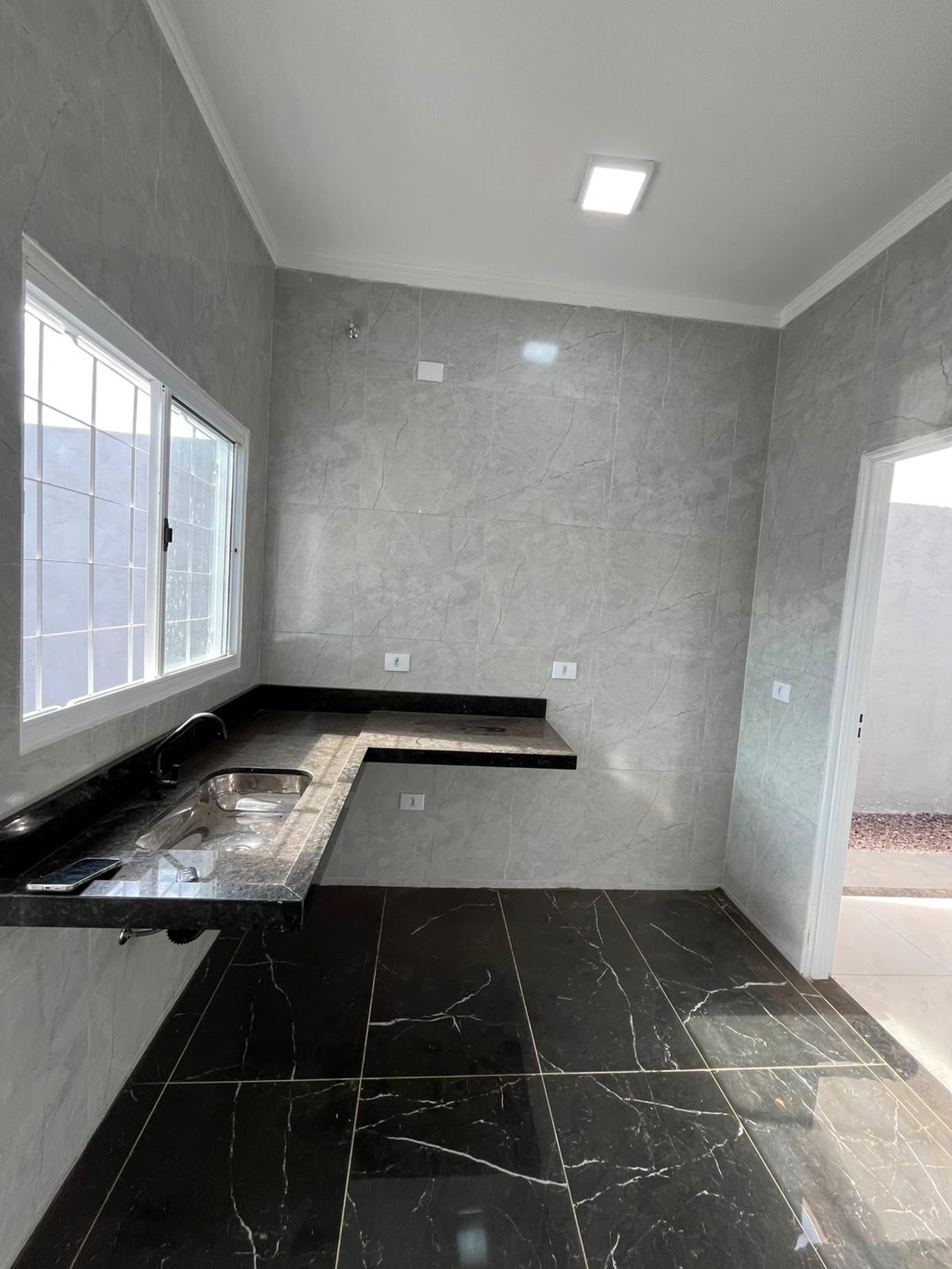 Casa à venda com 2 quartos, sendo 1 suíte,  em Nova Tres Lagoas, Três Lagoas, MS