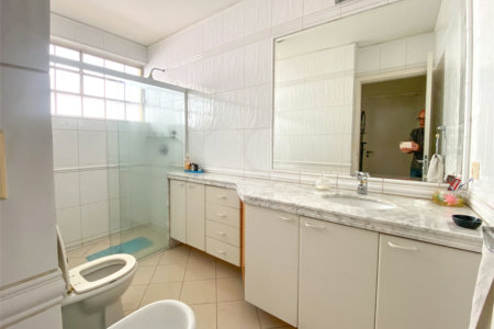 Casa de Vila à venda com 5 quartos, sendo 4 suítes, em Chácara Santo Antônio, São Paulo, SP