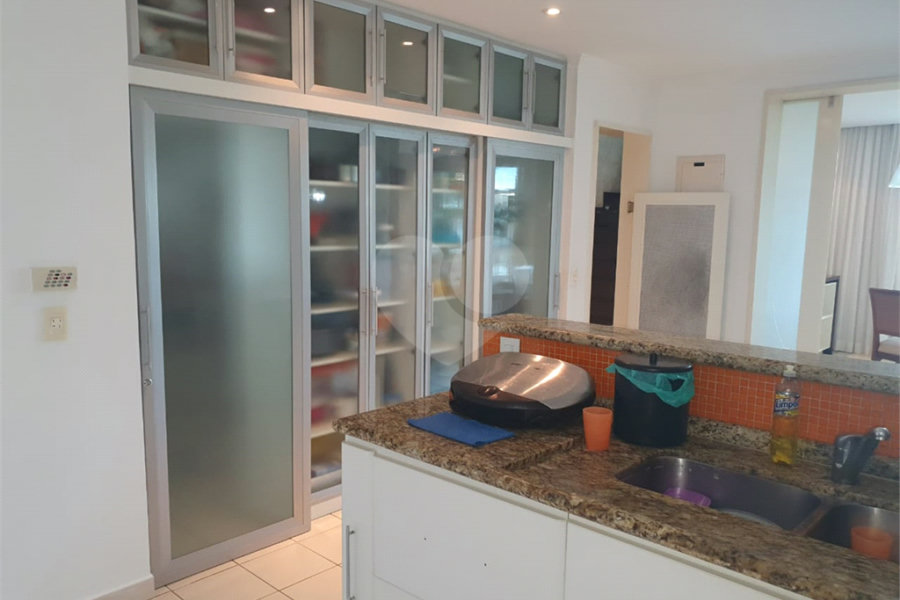 Sobrado à venda com 4 suítes em Tremembé, São Paulo, SP