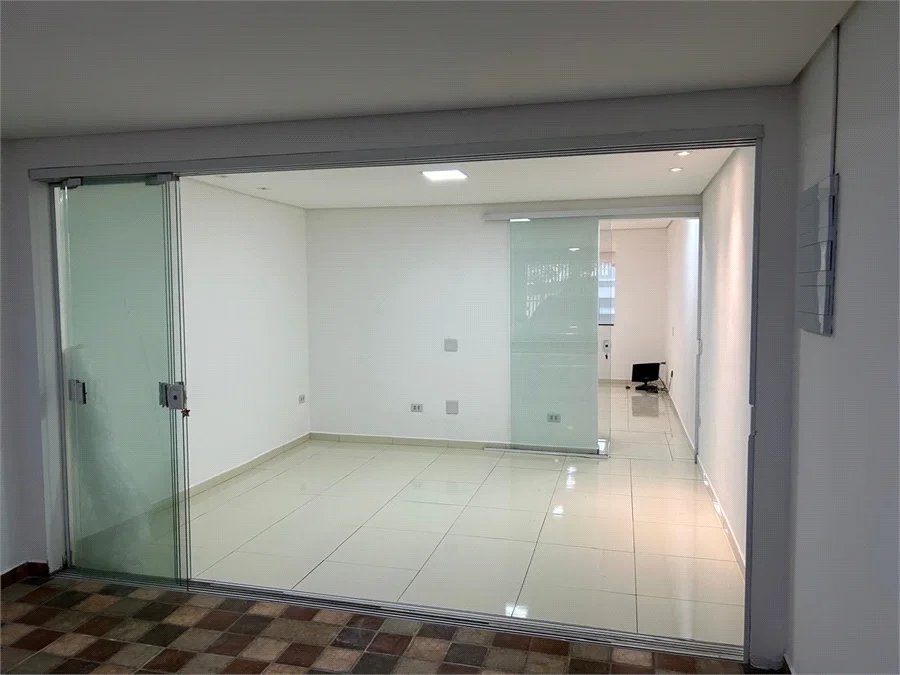 Casa de Vila para alugar com 4 suítes em Vila Romana, São Paulo, SP