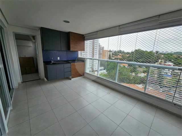 Apartamento à venda com 3 quartos, sendo 1 suíte,  em Vila Santa Catarina, São Paulo, SP