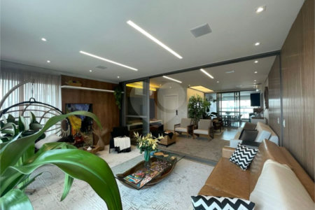 Apartamento à venda com 3 quartos, sendo 1 suíte,  em Vila Mariana, São Paulo, SP