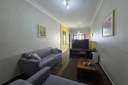 Casa à venda com 4 quartos, sendo 1 suíte, em Vila Paulo Silas, São Paulo, SP