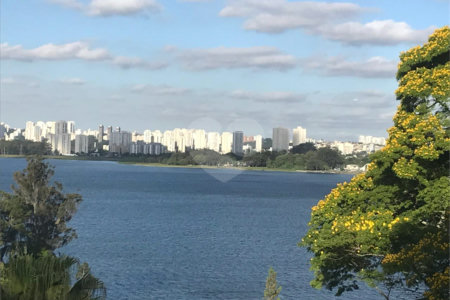 Casa à venda com 4 quartos, sendo 1 suíte, em Guarapiranga, São Paulo, SP