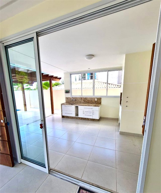 Casa à venda com 3 quartos, sendo 1 suíte, em Outerio da Glória, Porto Seguro, BA