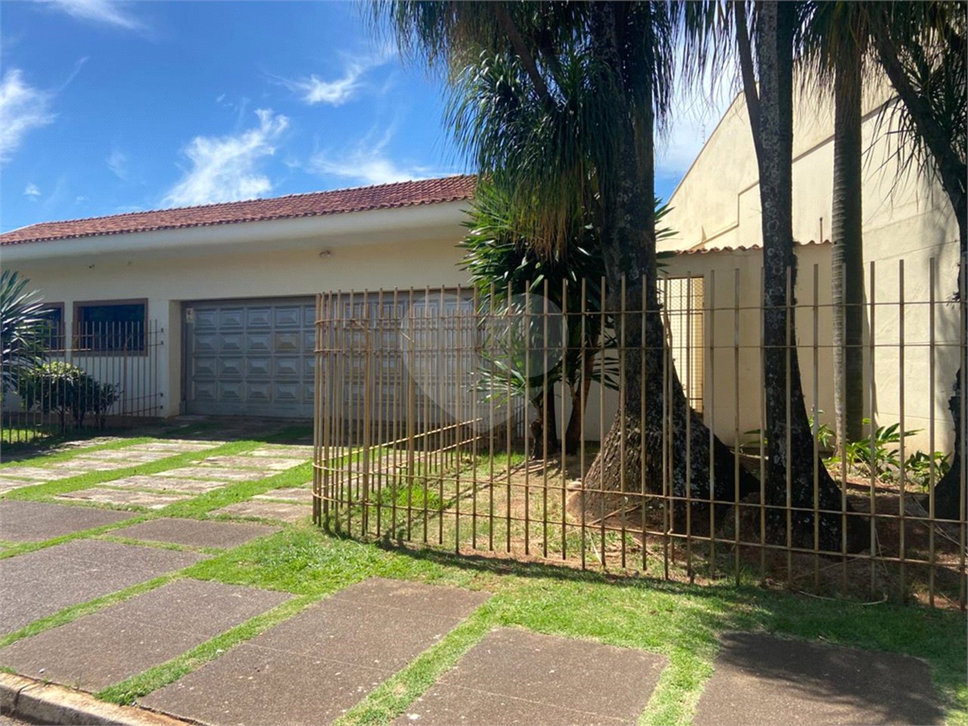 Casa à venda com 3 suítes em Jardim Primavera, Araraquara, SP