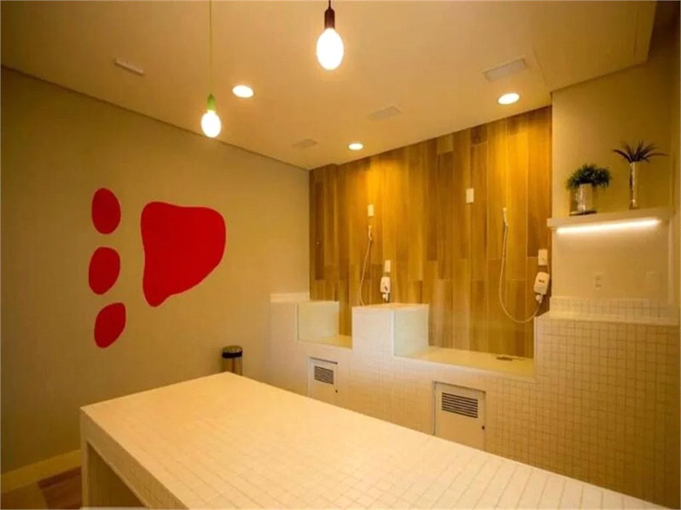 Apartamento à venda com 3 quartos, sendo 1 suíte,  em Jardim Vazani, São Paulo, SP