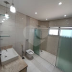 Casa à venda com 4 quartos, sendo 3 suítes, no condomínio Residencial Terras de Vinhedo, Vinhedo - SP