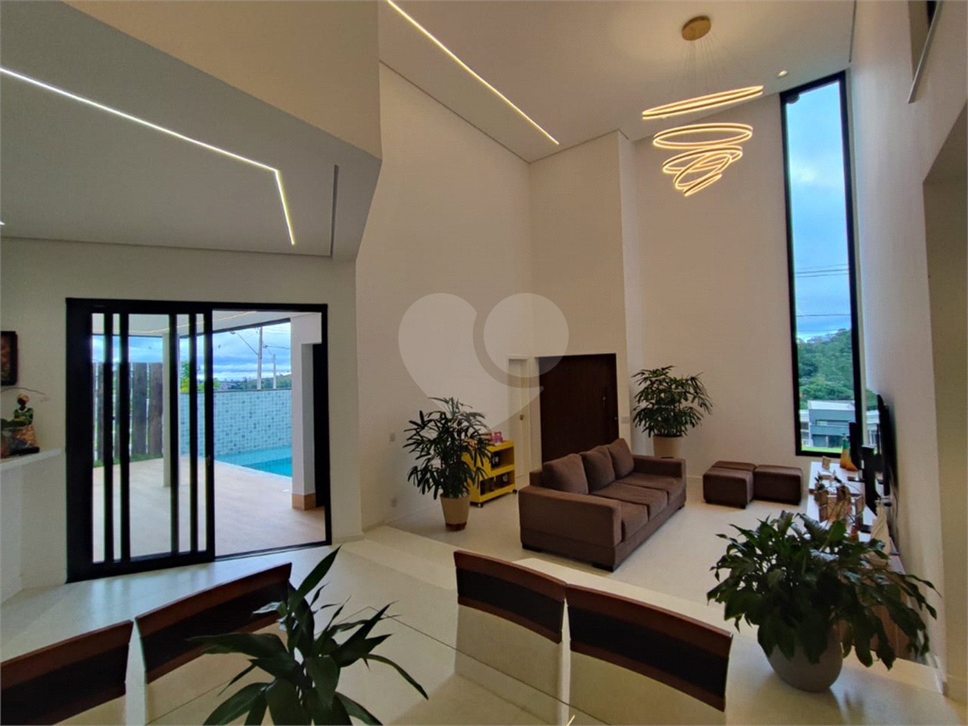 Terreno à venda com 4 suítes no condomínio Residencial Veneza, Mogi das Cruzes - SP