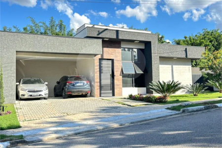 Casa à venda com 3 suítes no condomínio Shamballa 1, Atibaia - SP