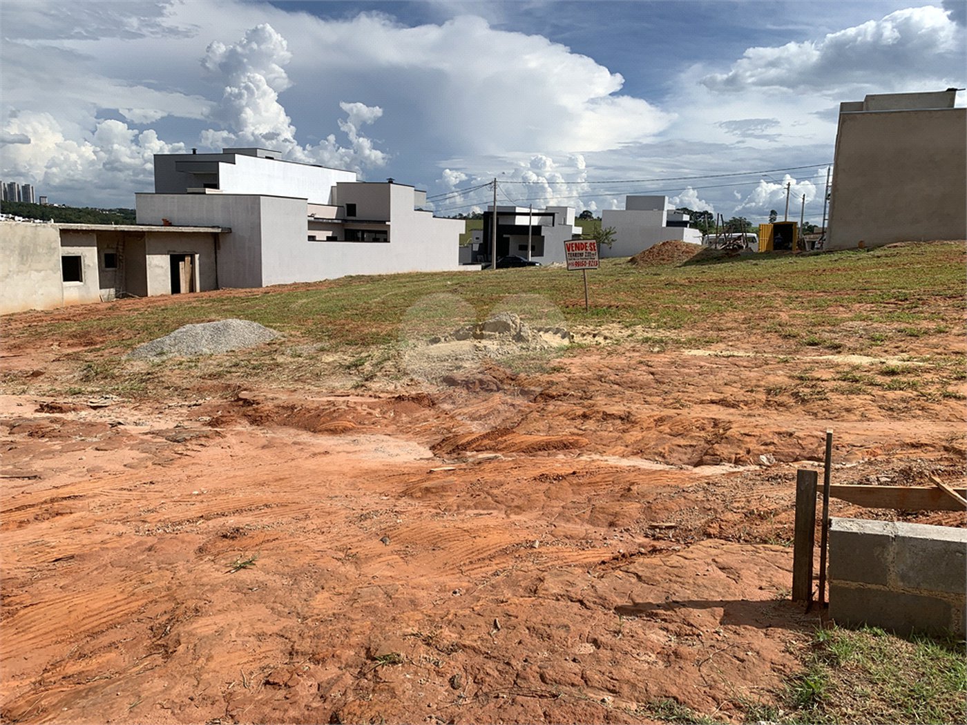 Terreno à venda no condomínio Condomíno Helena Maria, Sorocaba - SP