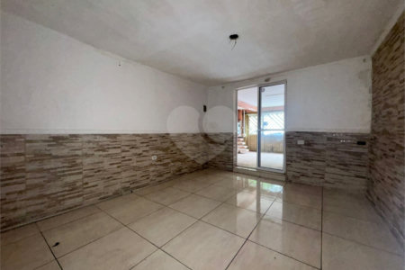 Sobrado à venda com 2 quartos em Vila Antonieta, São Paulo, SP