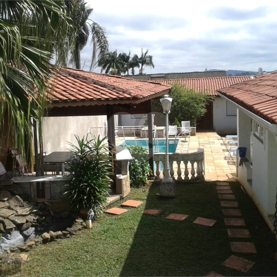 Casa à venda com 4 quartos, sendo 1 suíte, em Vila Esperia Ou Giglio, Atibaia, SP