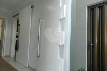Sobrado à venda com 4 quartos, sendo 3 suítes, em Brooklin, São Paulo, SP