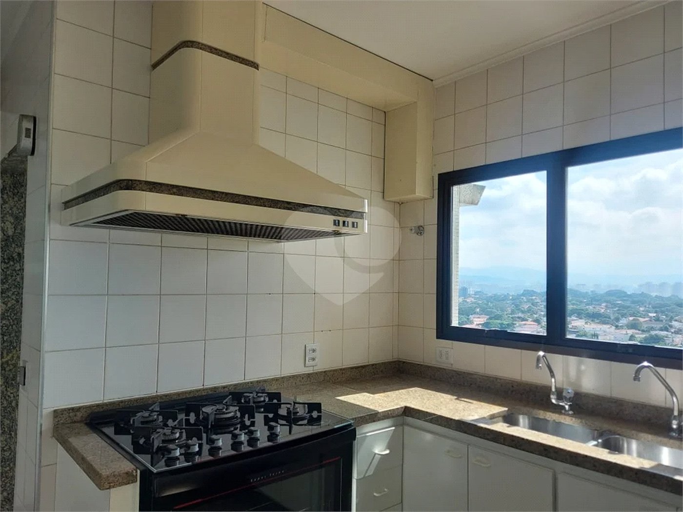 APARTAMENTO PARA LOCAÇÃO NA VILA LEOPOLDINA COM 03 DORM 1 SUITE E 02 VAGAS DE GARAGEM