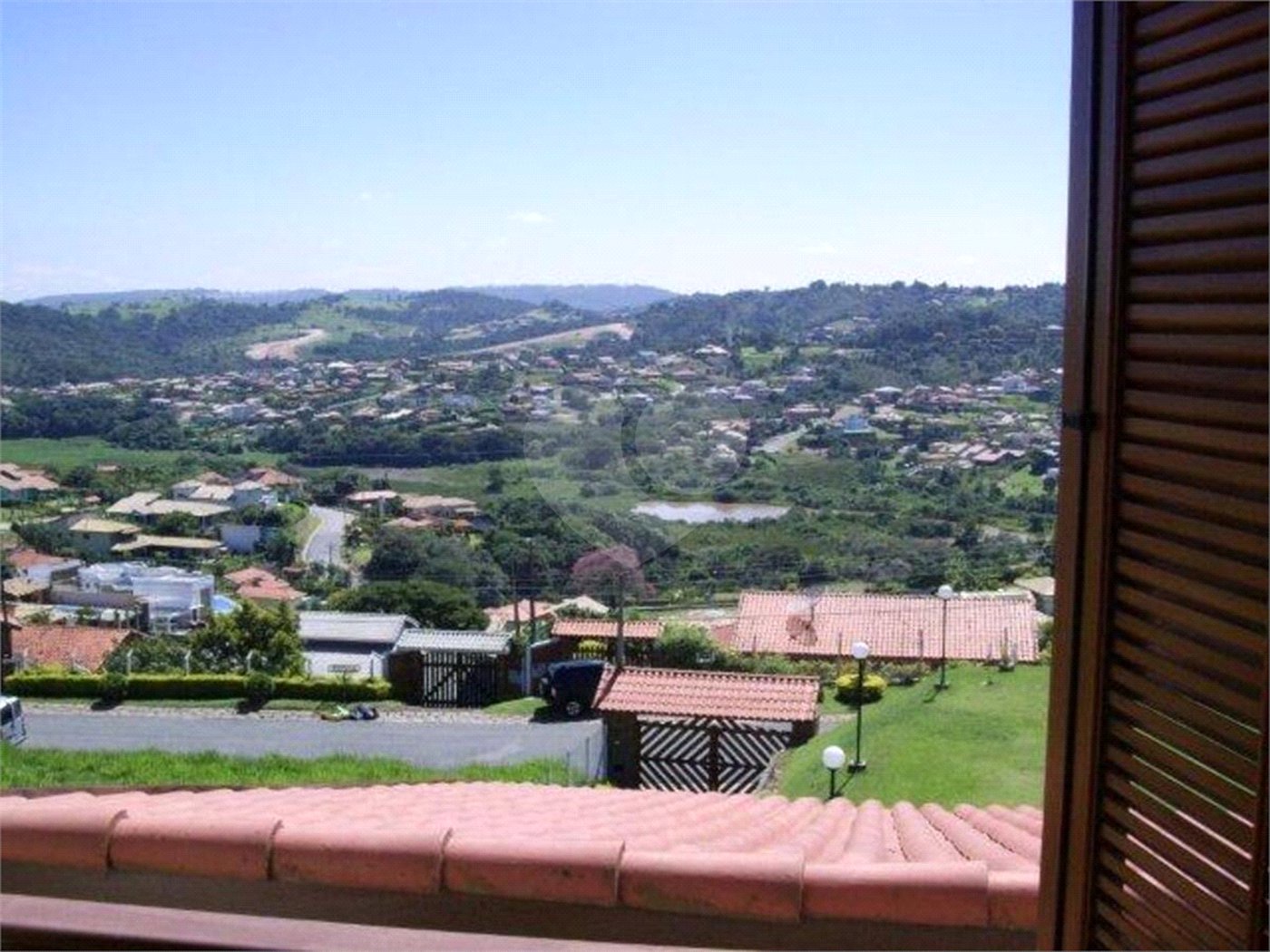 Casa à venda com 3 quartos, sendo 1 suíte, no condomínio Jardim do Ribeirão 1, Itupeva - SP