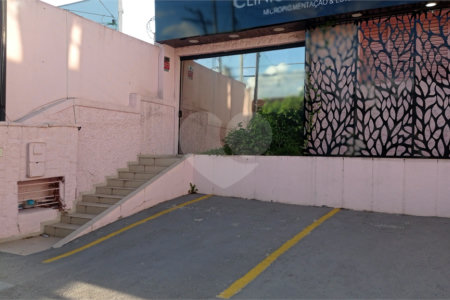 Casa à venda ou para alugar com 6 quartos em Bela Aliança, São Paulo, SP