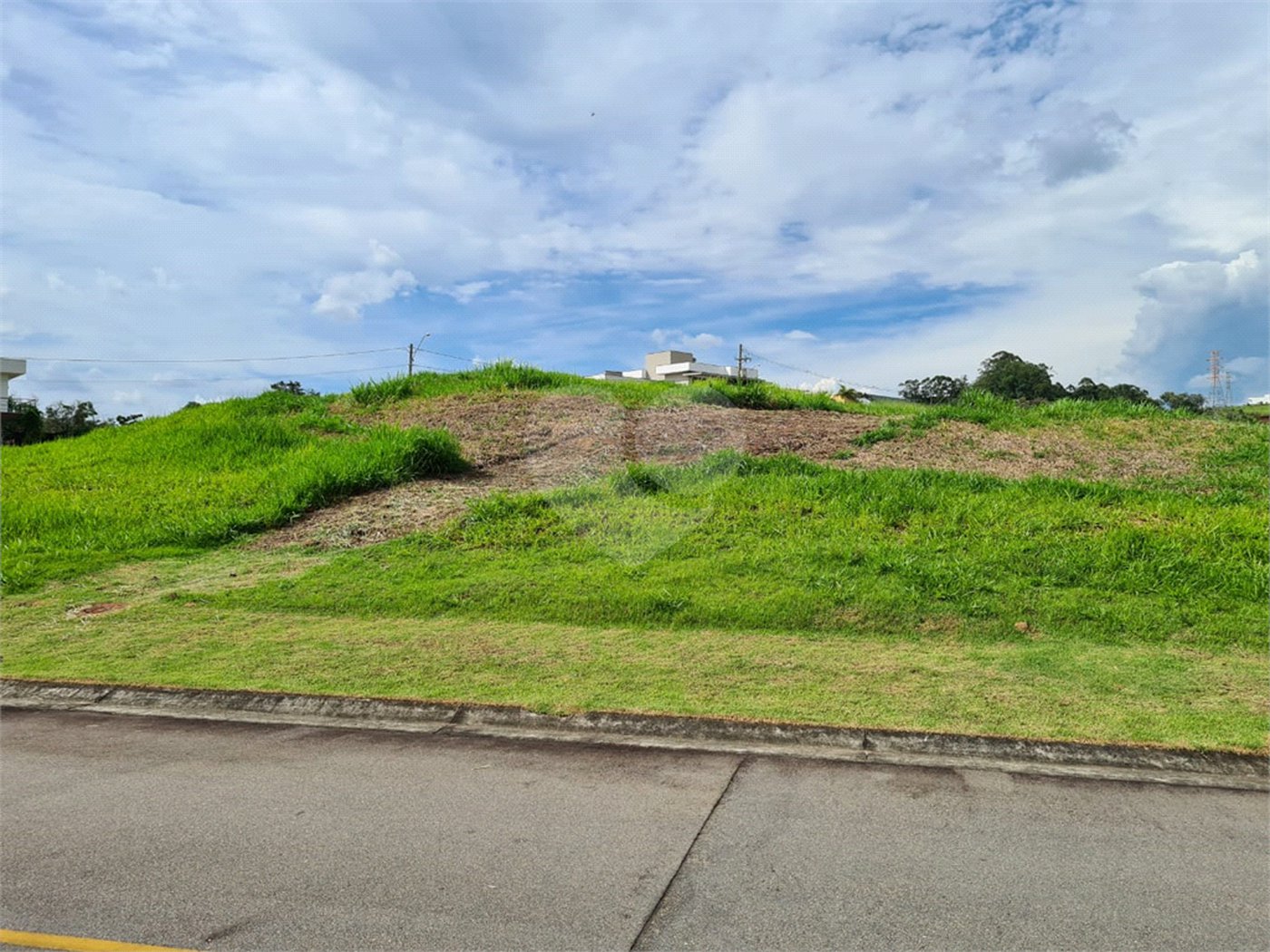 Terreno à venda no condomínio Residencial Campo de Toscana, Vinhedo - SP