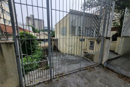 Casa à venda com 4 quartos, sendo 1 suíte,  em Vila Clementino, São Paulo, SP