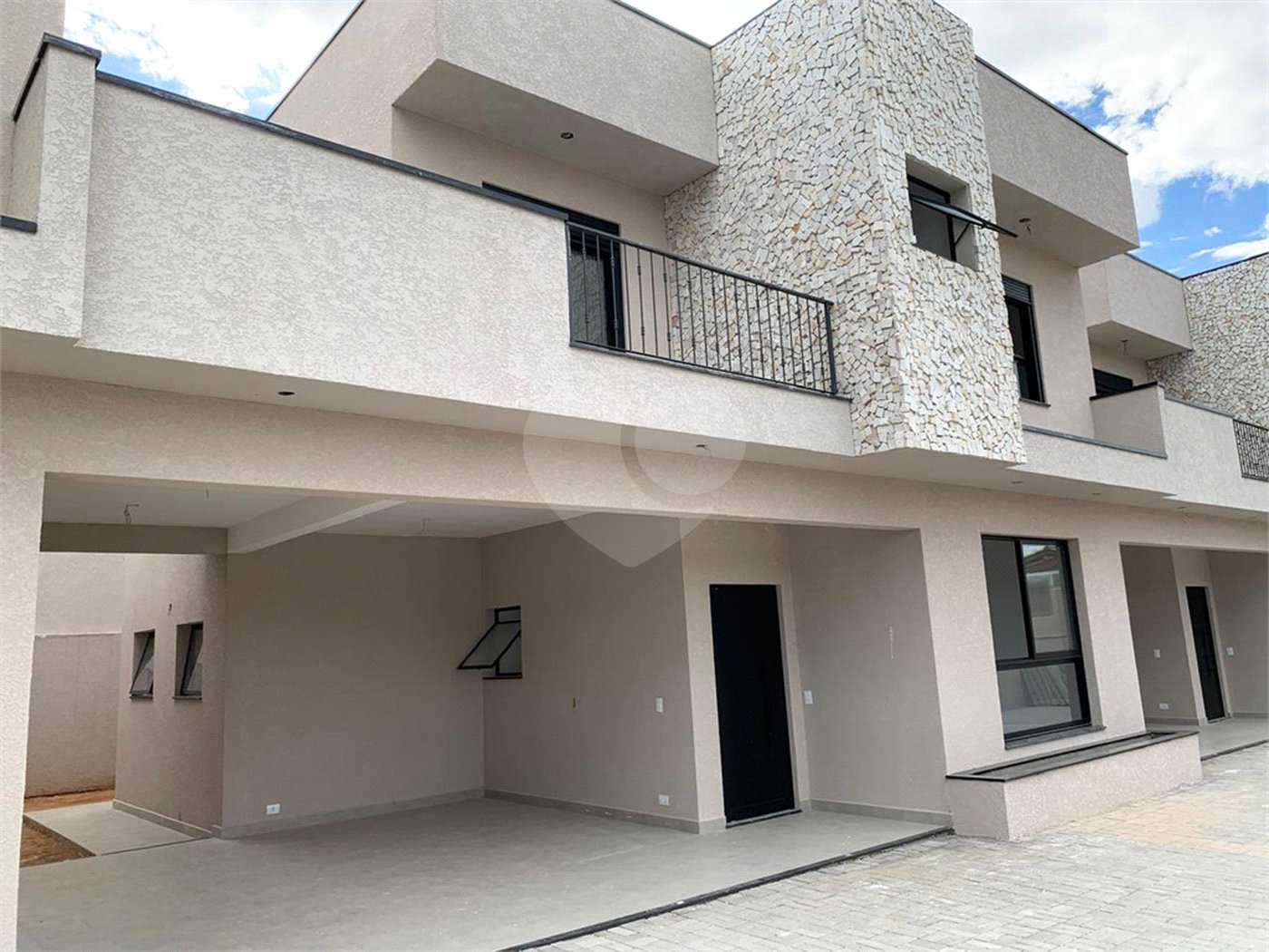 Casa à venda com 3 suítes no condomínio Residencial Celina, Atibaia - SP