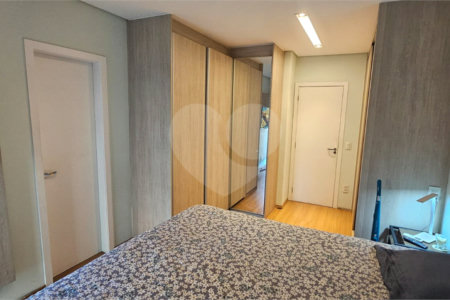 Sobrado à venda com 3 suítes em Vila Alexandria, São Paulo, SP