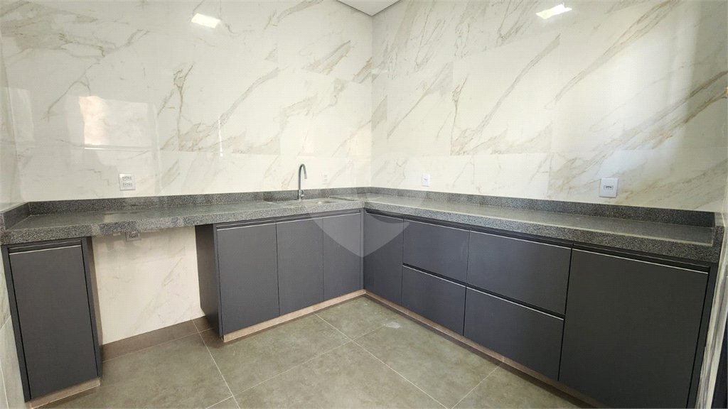 Casa à venda com 3 suítes no condomínio Santa Isabel I, Louveira - SP