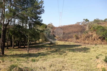 Sítio à venda com 3 quartos em Bairro do Cambará, São Roque, SP