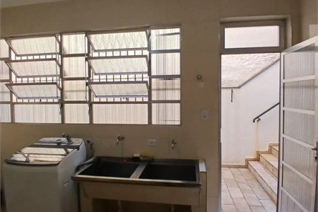 Sobrado à venda com 4 quartos, sendo 2 suítes,  em Jardim Leonor, São Paulo, SP