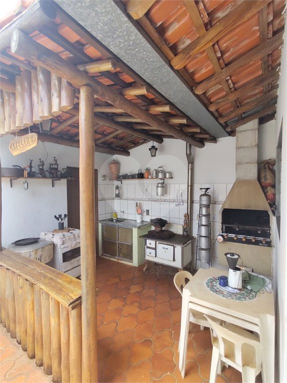 Casa à venda com 3 quartos, sendo 1 suíte, em Parque Laranjeiras, Araraquara, SP