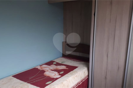Sobrado à venda com 3 quartos, sendo 1 suíte,  em Vila Caputera, Mogi das Cruzes, SP