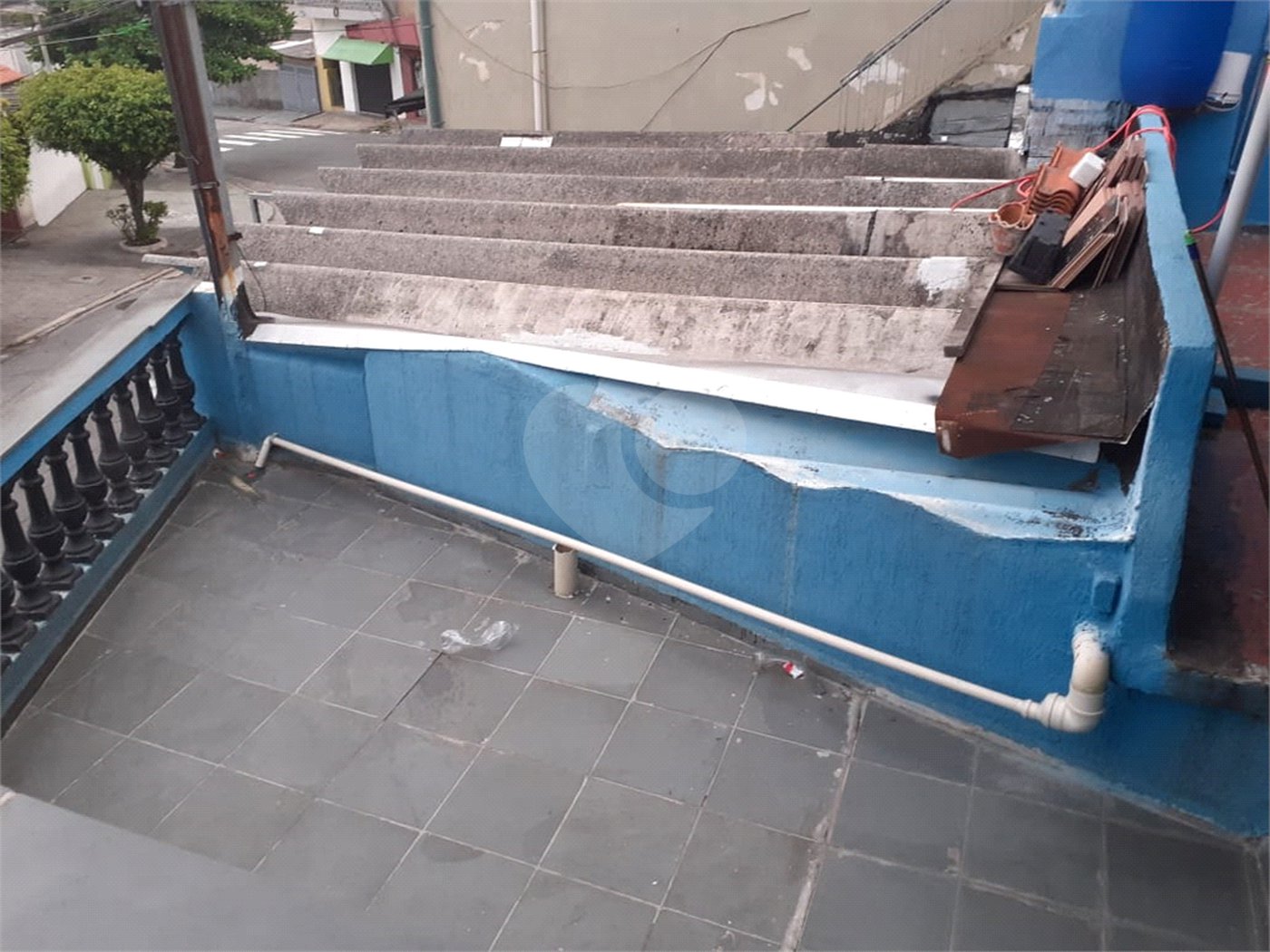 Casa com salão adjacente gerando renda!