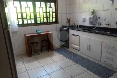 Chácara à venda com 4 quartos, sendo 1 suíte, em Bairro dos Pires, Extrema, MG