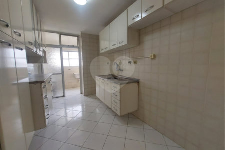 Apartamento à venda com 3 quartos em Vila Ipojuca, São Paulo, SP