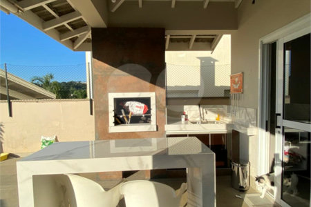 Casa à venda com 3 quartos, sendo 1 suíte, no condomínio Loteamento Recanto dos Paturis, Vinhedo - SP
