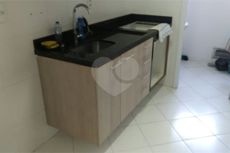 Apartamento à venda com 3 quartos, sendo 1 suíte,  em Vila Caraguatá, São Paulo, SP